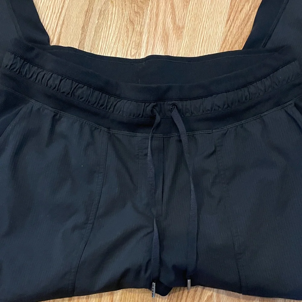 Lululemon Athletica Dance Studio Mid Rise Cropped Pant - Picture 15 of 16